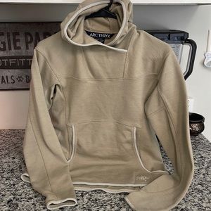 arc’teryx hoodie